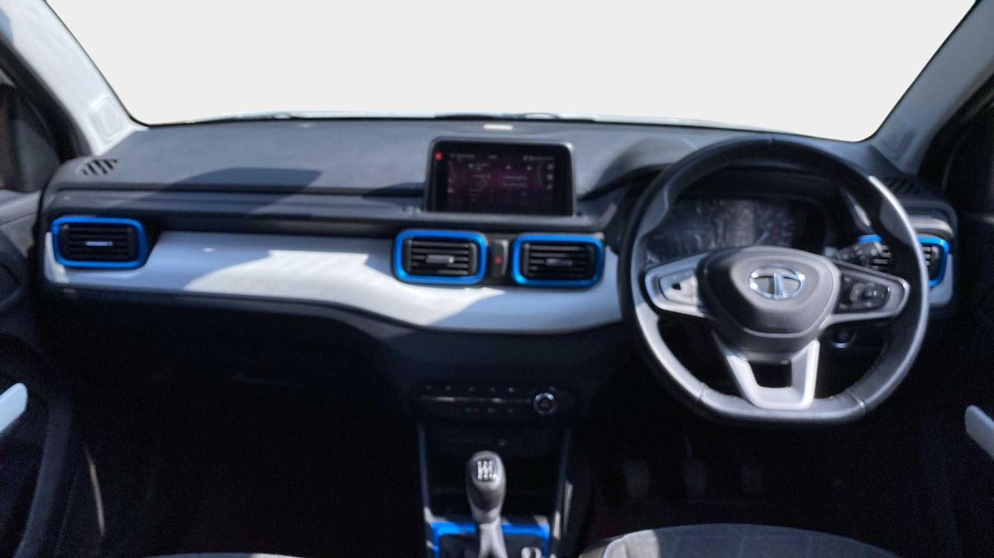 2022 Tata PUNCH CREATIVE  1.2 RTN DUAL TONE, Petrol, Manual, 9,103 km, Dashboard