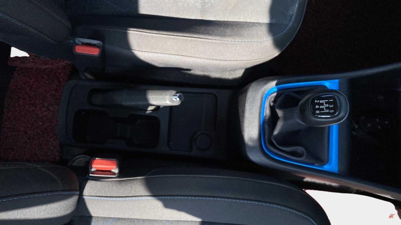 2022 Tata PUNCH CREATIVE  1.2 RTN DUAL TONE, Petrol, Manual, 9,103 km, Gear Lever