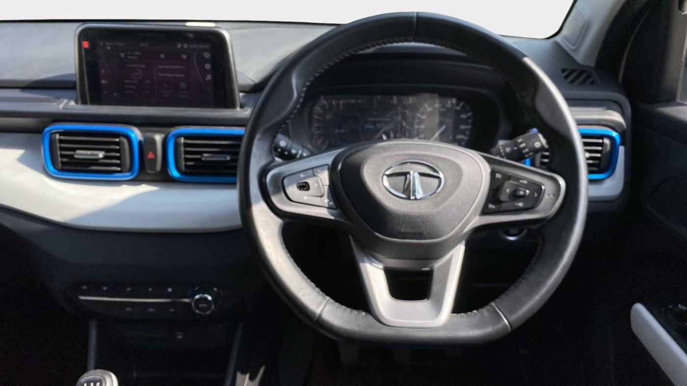 2022 Tata PUNCH CREATIVE  1.2 RTN DUAL TONE, Petrol, Manual, 9,103 km, Steering Wheel Close Up