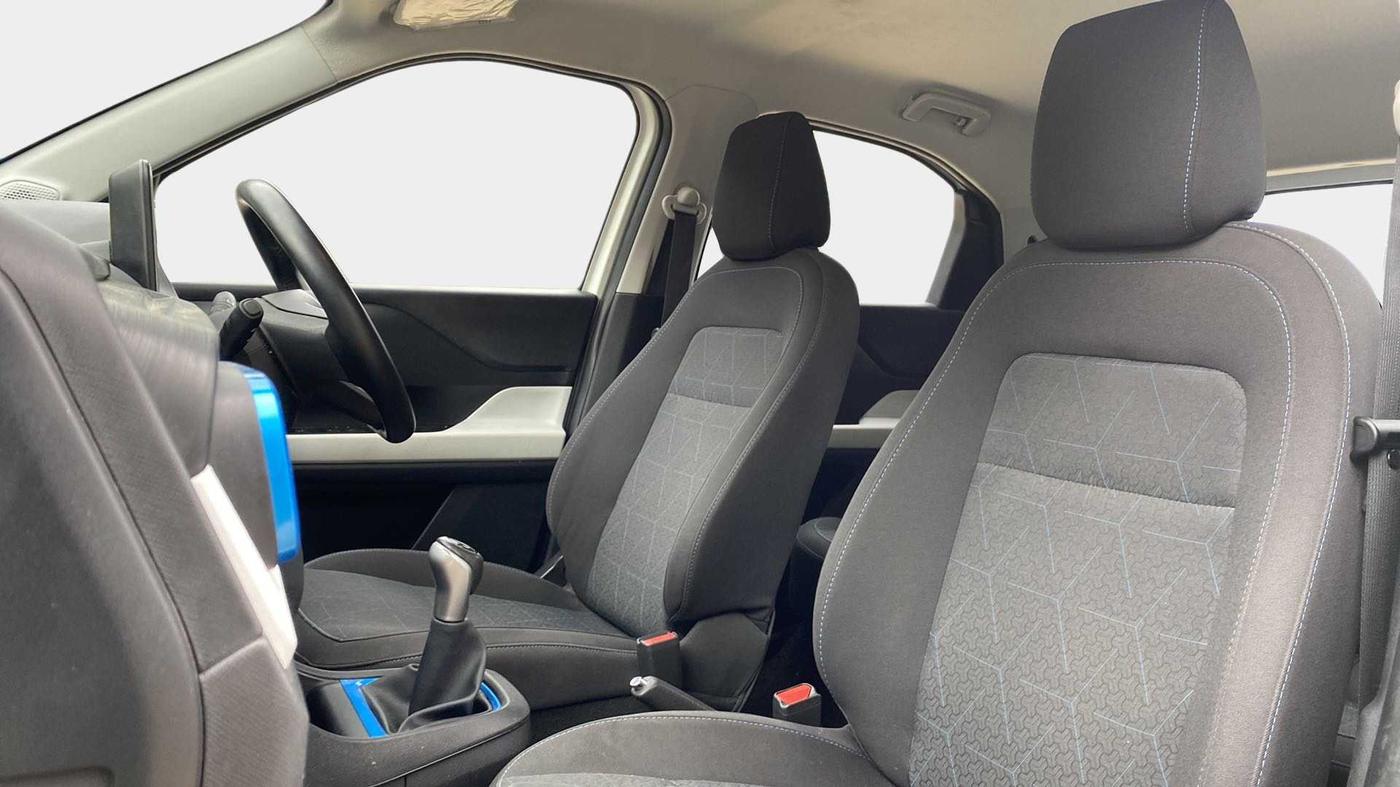 2022 Tata PUNCH CREATIVE  1.2 RTN DUAL TONE, Petrol, Manual, 9,103 km, Right Side Front Door Cabin
