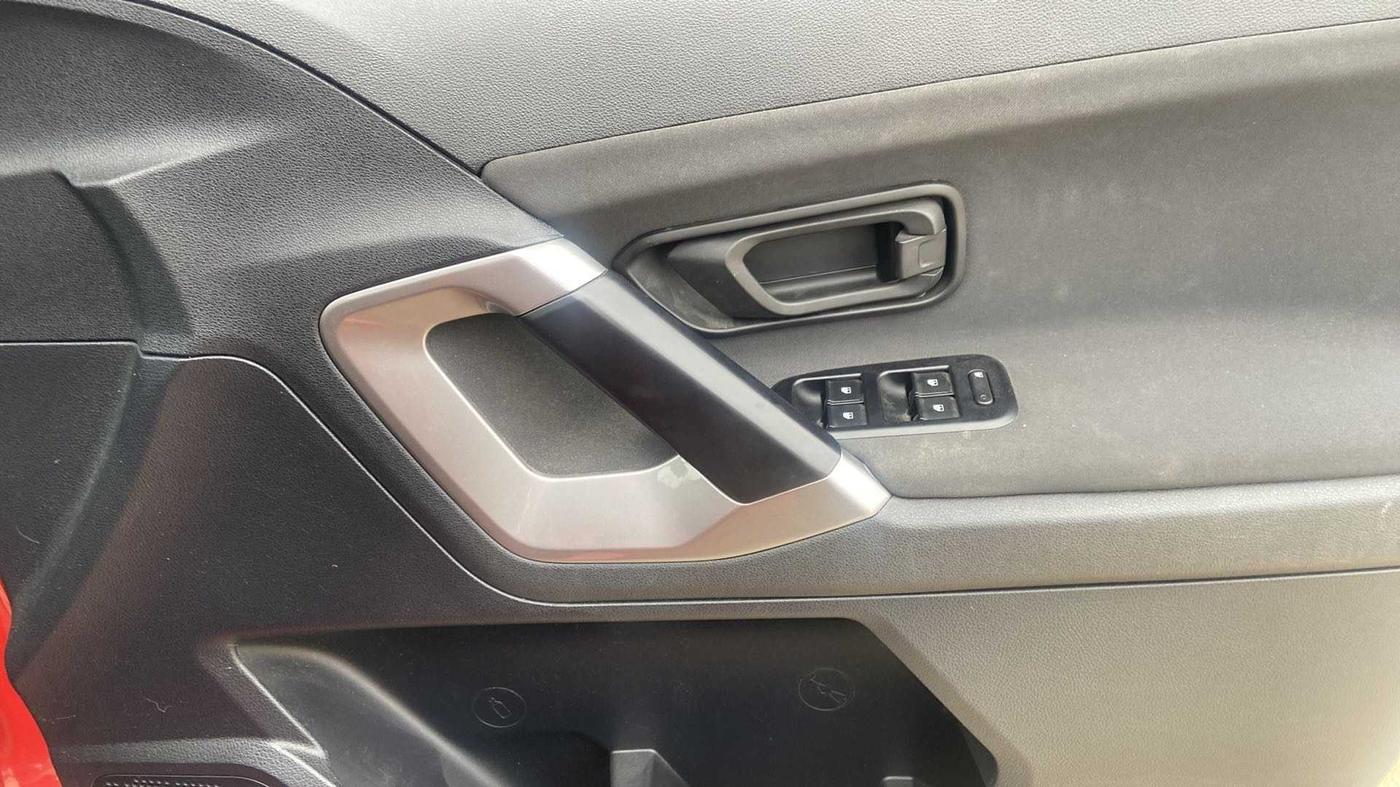 2021 Tata Harrier XMA 2.0L KRYOTEC, Diesel, Automatic, 15,389 km, Driver Side Door Panels Control