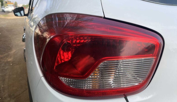 2018 Renault Kwid RXT 1.0 (O), Petrol, Manual, 88,645 km, Left tail light - Minor damage