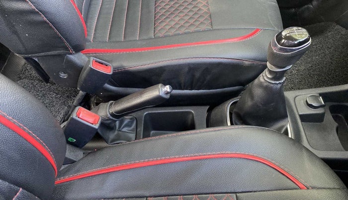 2018 Renault Kwid RXT 1.0 (O), Petrol, Manual, 88,645 km, Gear Lever