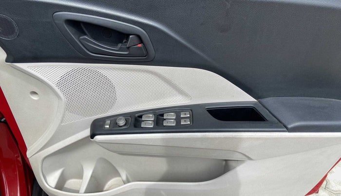 2021 Mahindra XUV300 W6 1.2 PETROL, Petrol, Manual, 29,138 km, Driver Side Door Panels Control