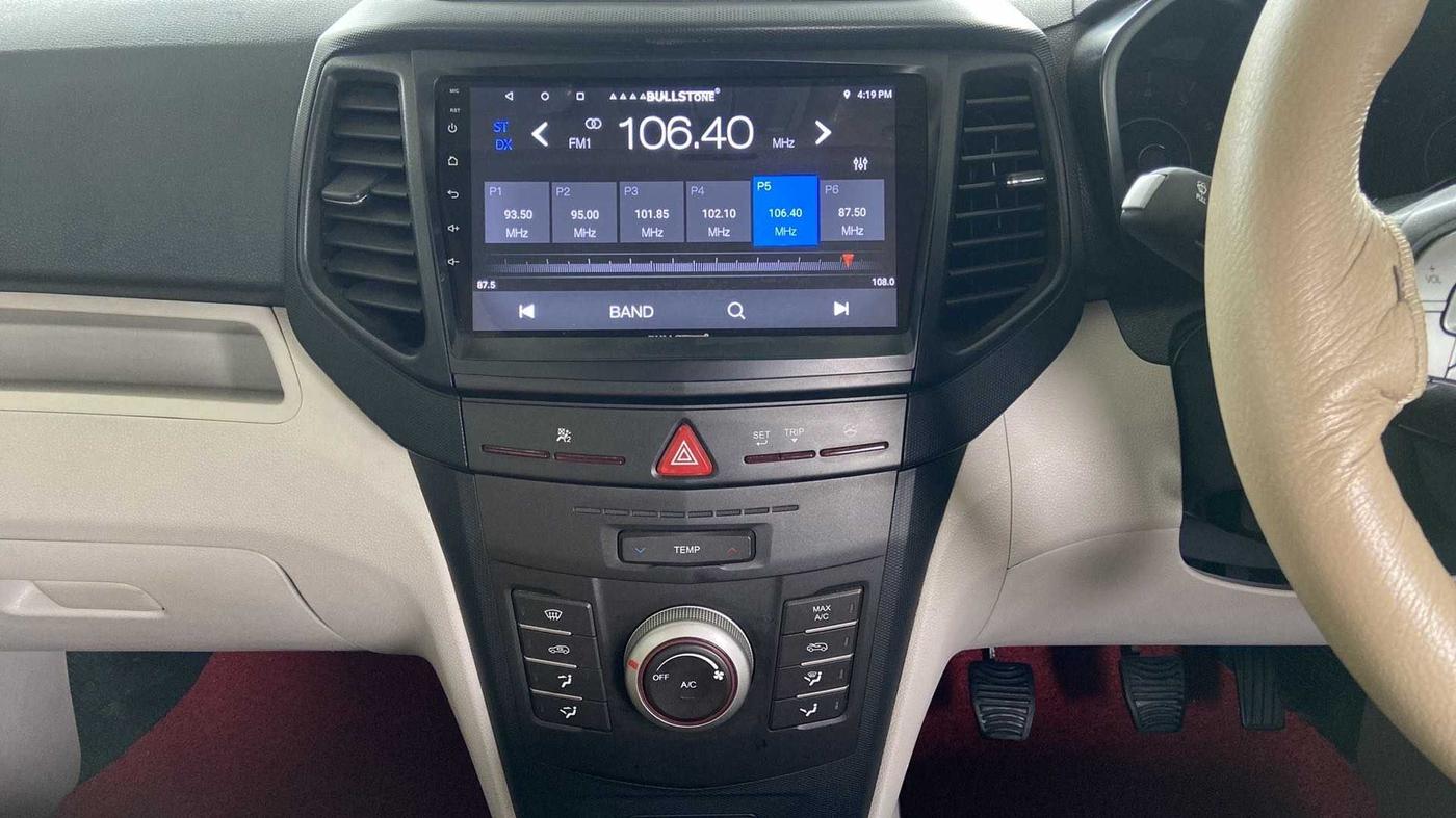 2021 Mahindra XUV300 W6 1.2 PETROL, Petrol, Manual, 29,138 km, Air Conditioner