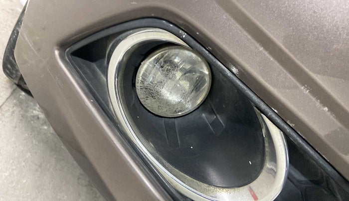 2016 Tata Tiago XZ PETROL, Petrol, Manual, 33,692 km, Right fog light - Minor damage