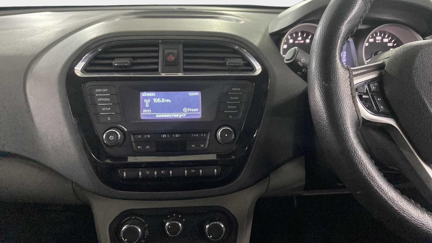 2016 Tata Tiago XZ PETROL, Petrol, Manual, 33,692 km, Air Conditioner