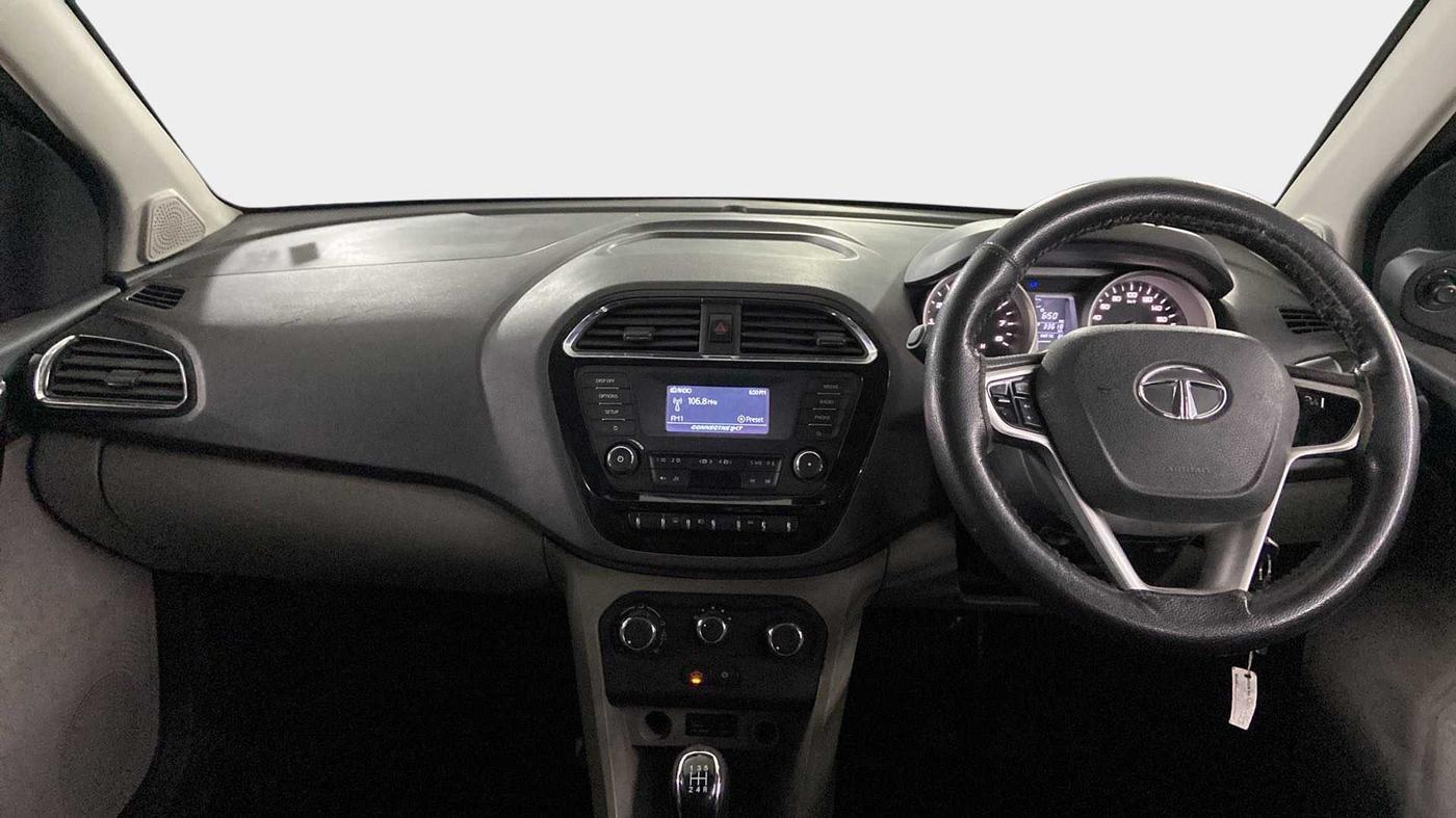 2016 Tata Tiago XZ PETROL, Petrol, Manual, 33,692 km, Dashboard