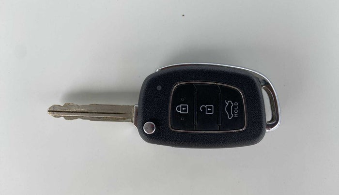 2022 Hyundai AURA S 1.2 CNG, CNG, Manual, 14,529 km, Key Close Up