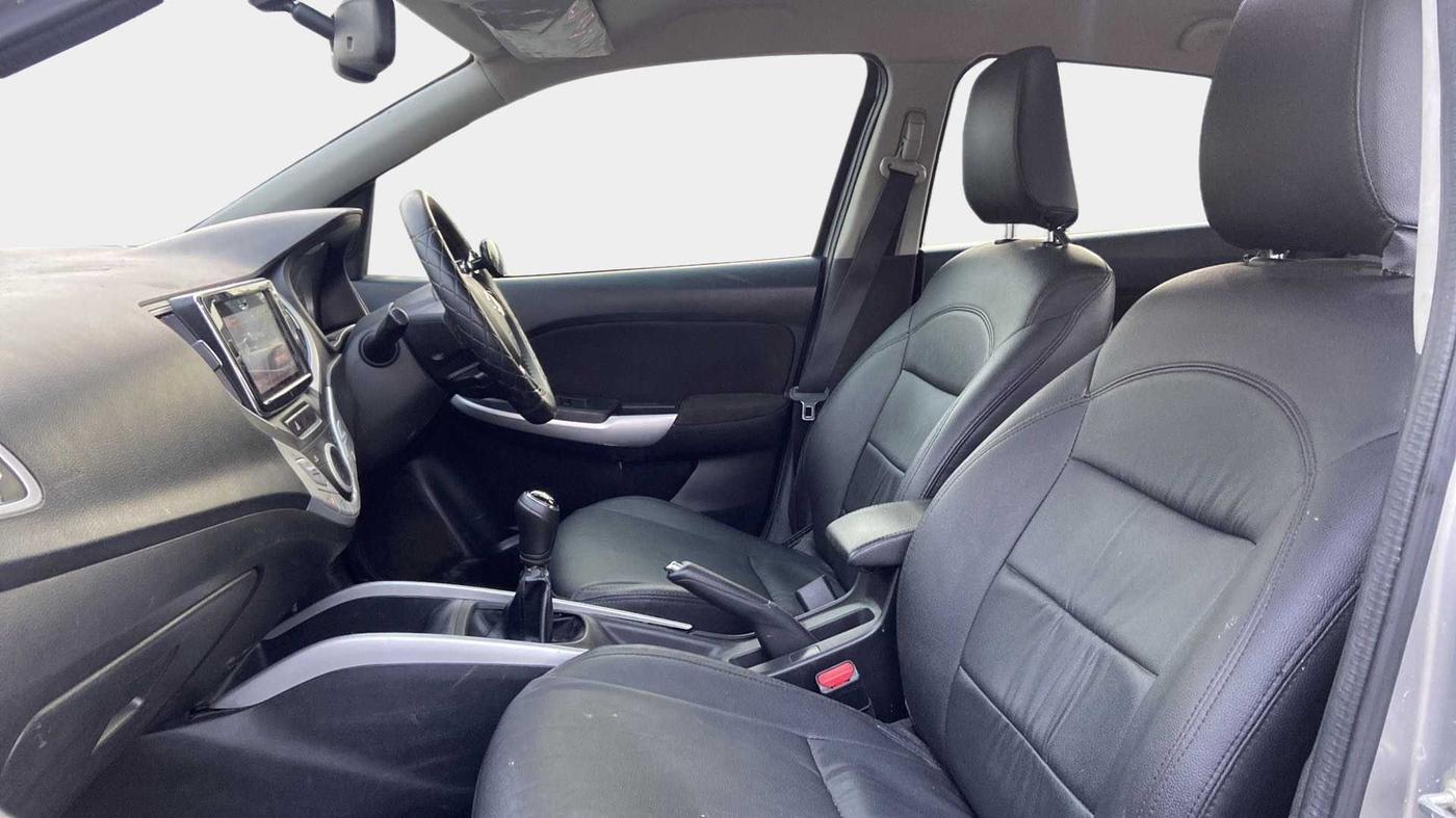 2015 Maruti Baleno ALPHA DIESEL 1.3, Diesel, Manual, 55,520 km, Right Side Front Door Cabin