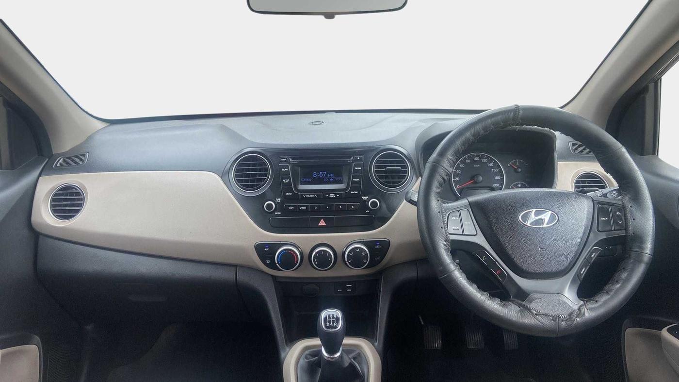 2015 Hyundai Grand i10 SPORTZ 1.2 KAPPA VTVT, Petrol, Manual, 40,237 km, Dashboard