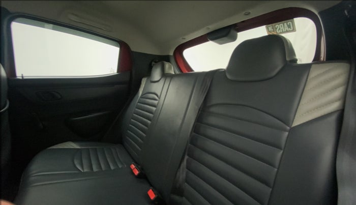 2016 Renault Kwid RXT 0.8, Petrol, Manual, 28,081 km, Right Side Rear Door Cabin