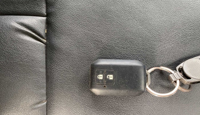 2021 Maruti Baleno ZETA PETROL 1.2, Petrol, Manual, 24,085 km, Key Close Up