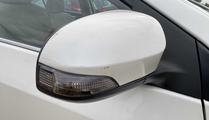 2017 Toyota Corolla Altis G PETROL, Petrol, Manual, 23,618 km, Right rear-view mirror - Indicator light not working