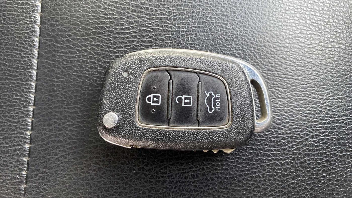 2017 Hyundai Xcent S AT 1.2, Petrol, Automatic, 96,728 km, Key Close Up