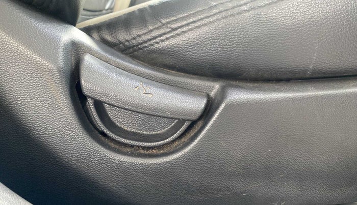 2017 Hyundai Xcent S AT 1.2, Petrol, Automatic, 96,728 km, Driver Side Adjustment Panel
