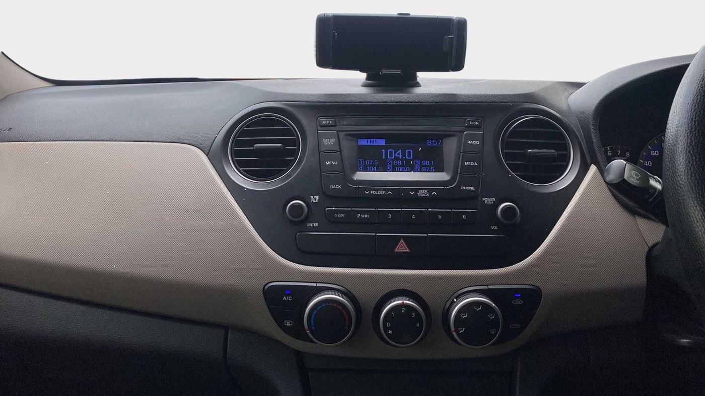 2017 Hyundai Xcent S AT 1.2, Petrol, Automatic, 96,728 km, Air Conditioner