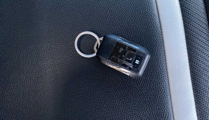 2019 Maruti Baleno ZETA PETROL 1.2, Petrol, Manual, 16,124 km, Key Close Up
