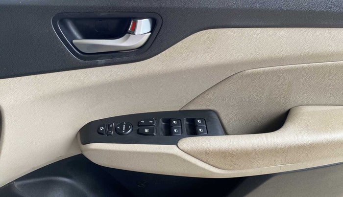 2019 Hyundai Verna 1.6 VTVT SX O, Petrol, Manual, 40,029 km, Driver Side Door Panels Control
