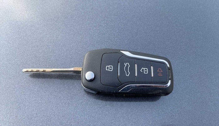 2016 Maruti Alto 800 LXI, Petrol, Manual, 63,340 km, Key Close Up