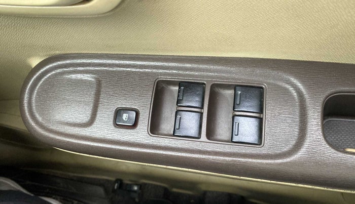 2013 Honda Amaze 1.5L I-DTEC E, Diesel, Manual, 94,935 km, Right front window switch / handle - Master window function not working
