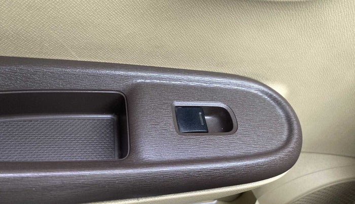 2013 Honda Amaze 1.5L I-DTEC E, Diesel, Manual, 94,935 km, Left front window switch / handle - Power window makes minor noise