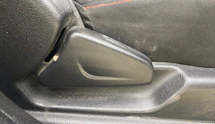 2017 Renault Kwid RXT 02 Anniversary Edition, Petrol, Manual, 98,354 km, Driver Side Adjustment Panel