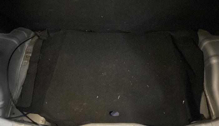 2016 Hyundai Eon ERA +, Petrol, Manual, 79,621 km, Boot Inside