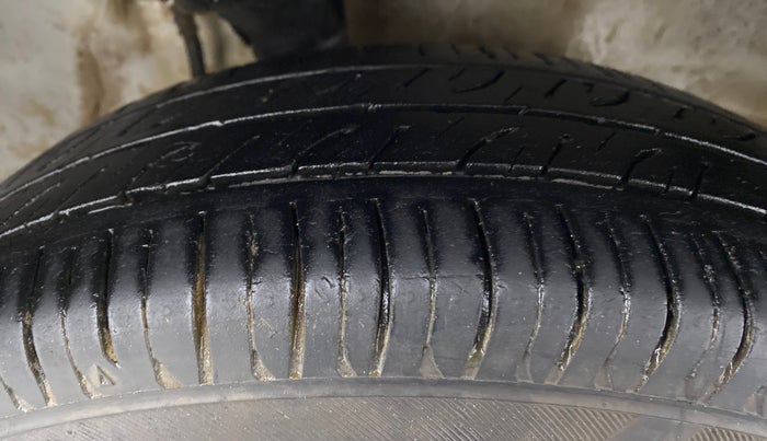 2016 Maruti Alto 800 LXI, CNG, Manual, 55,464 km, Right Front Tyre Tread
