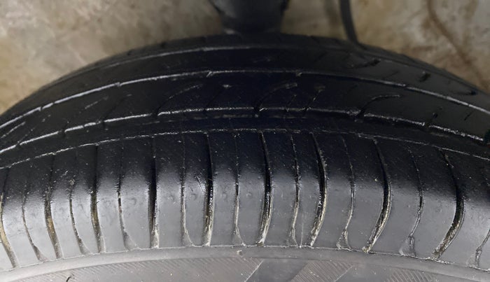 2016 Maruti Alto 800 LXI, CNG, Manual, 55,464 km, Left Front Tyre Tread