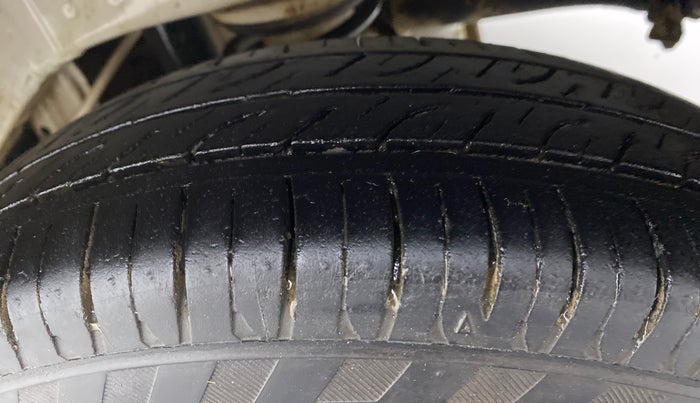 2016 Maruti Alto 800 LXI, CNG, Manual, 55,464 km, Left Rear Tyre Tread
