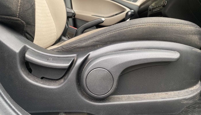 2017 Hyundai Elite i20 ASTA 1.2 (O), Petrol, Manual, 27,270 km, Driver Side Adjustment Panel