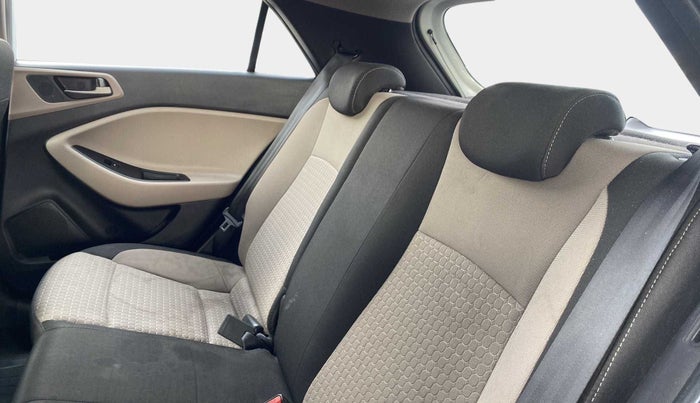 2017 Hyundai Elite i20 ASTA 1.2 (O), Petrol, Manual, 27,270 km, Right Side Rear Door Cabin