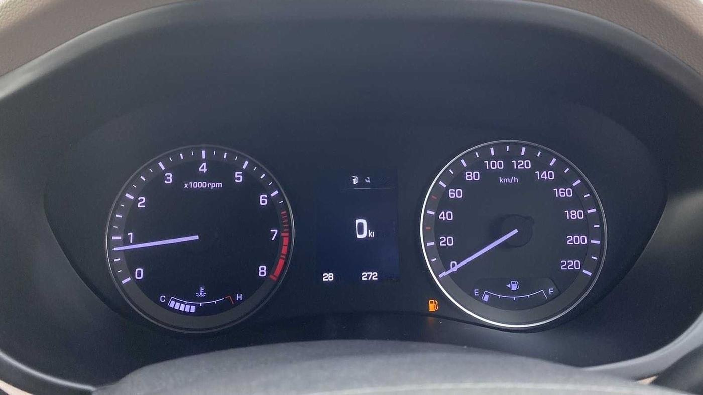 2017 Hyundai Elite i20 ASTA 1.2 (O), Petrol, Manual, 27,270 km, Odometer Image