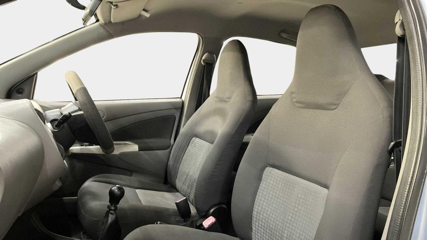 2011 Toyota Etios V, Petrol, Manual, 59,788 km, Right Side Front Door Cabin