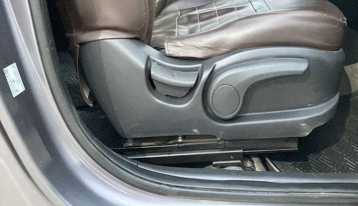 2018 Hyundai Elite i20 SPORTZ 1.2, Petrol, Manual, 62,491 km, Driver Side Adjustment Panel