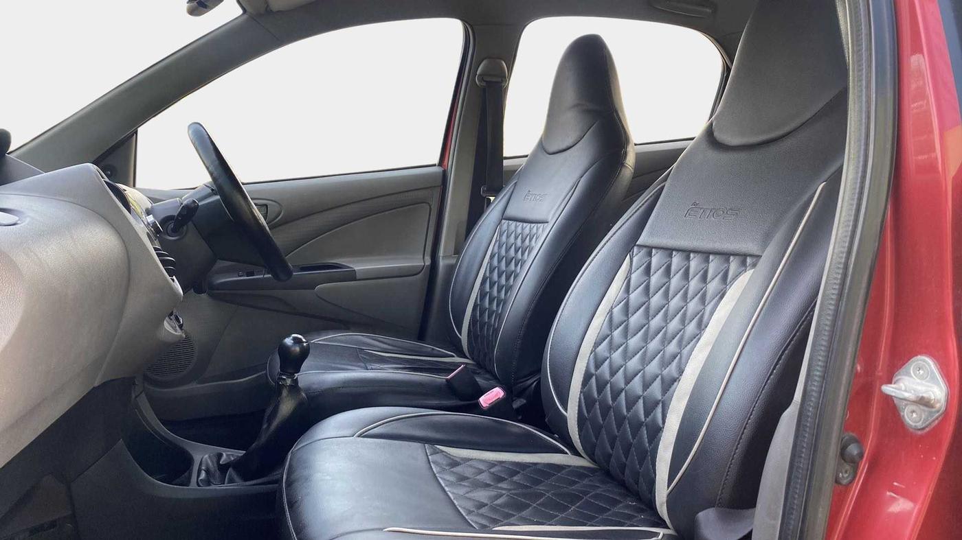 2011 Toyota Etios G, Petrol, Manual, 81,852 km, Right Side Front Door Cabin
