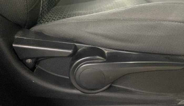 2017 Tata NEXON XZ PLUS PETROL, Petrol, Manual, 35,132 km, Driver Side Adjustment Panel