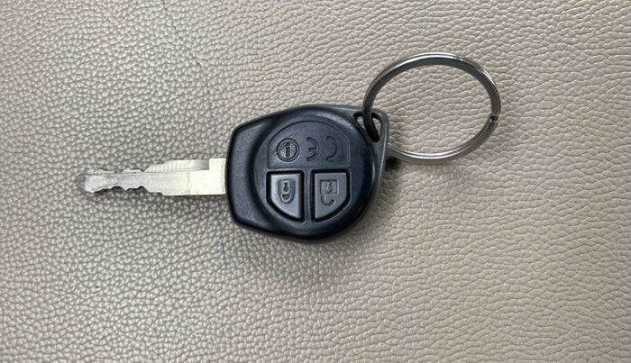 2018 Maruti Dzire VXI, Petrol, Manual, 60,235 km, Key Close Up