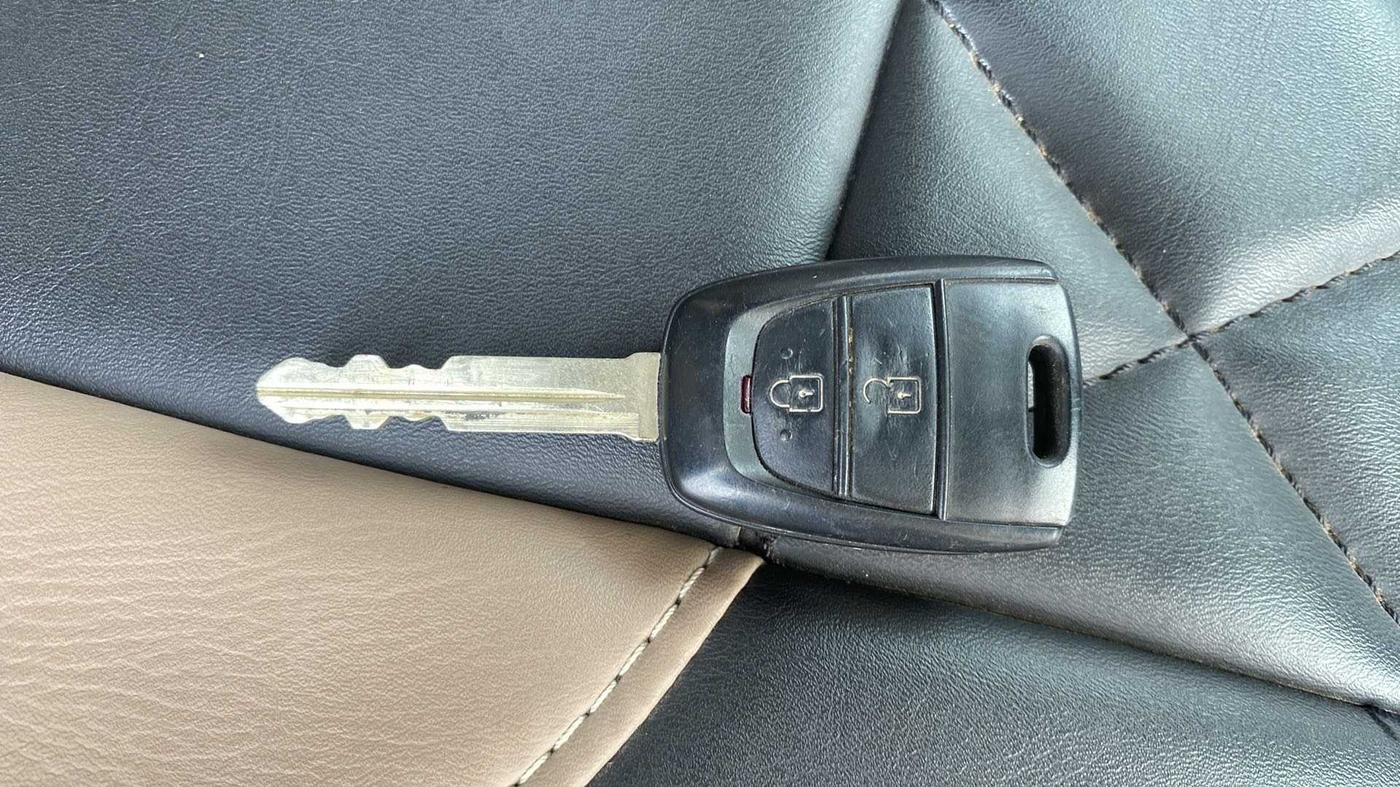 2019 Hyundai Xcent S 1.2, Petrol, Manual, 13,900 km, Key Close Up