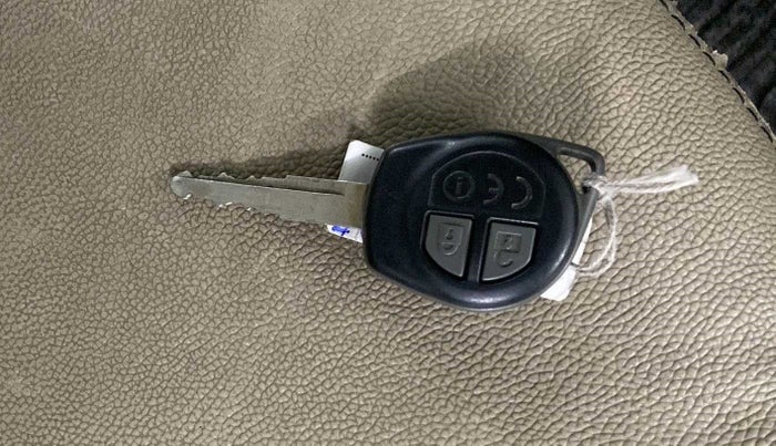 2017 Maruti Dzire VXI, Petrol, Manual, 19,537 km, Key Close Up