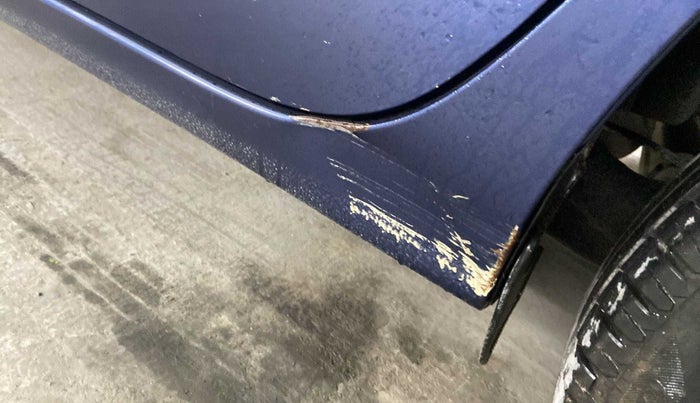 2017 Maruti Dzire VXI, Petrol, Manual, 19,537 km, Left running board - Minor scratches