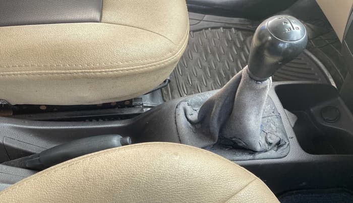 2013 Hyundai Eon MAGNA +, Petrol, Manual, 65,165 km, Gear Lever