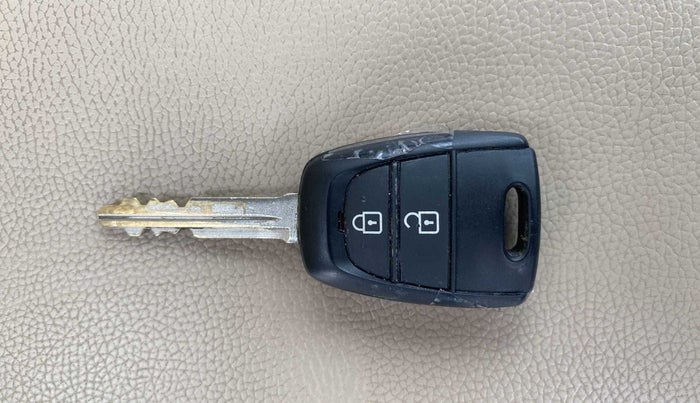 2019 Hyundai NEW SANTRO SPORTZ MT, Petrol, Manual, 25,596 km, Key Close Up