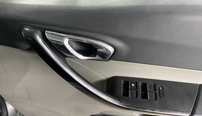 2019 Tata Tiago XZ PETROL, Petrol, Manual, 32,435 km, Driver Side Door Panels Control