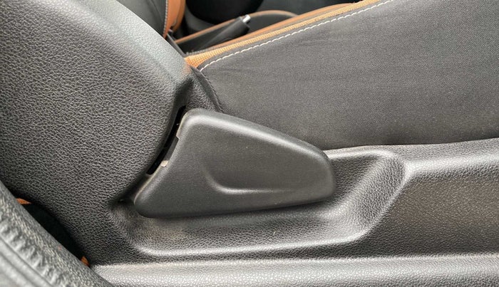 2020 Renault Kwid CLIMBER 1.0 AMT (O), Petrol, Automatic, 29,810 km, Driver Side Adjustment Panel