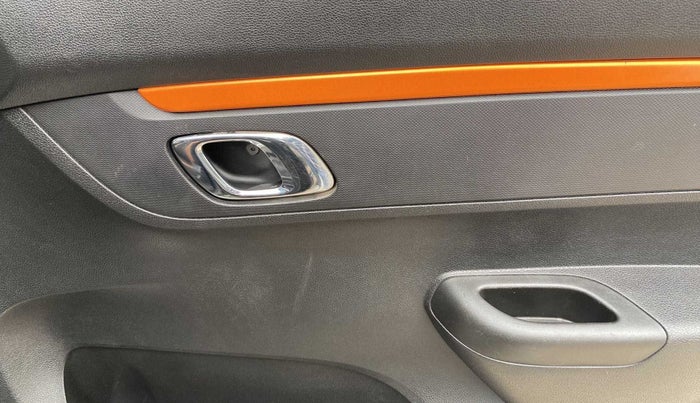 2020 Renault Kwid CLIMBER 1.0 AMT (O), Petrol, Automatic, 29,810 km, Driver Side Door Panels Control