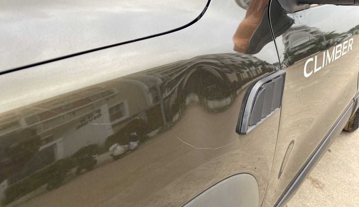 2020 Renault Kwid CLIMBER 1.0 AMT (O), Petrol, Automatic, 29,810 km, Left fender - Slightly dented