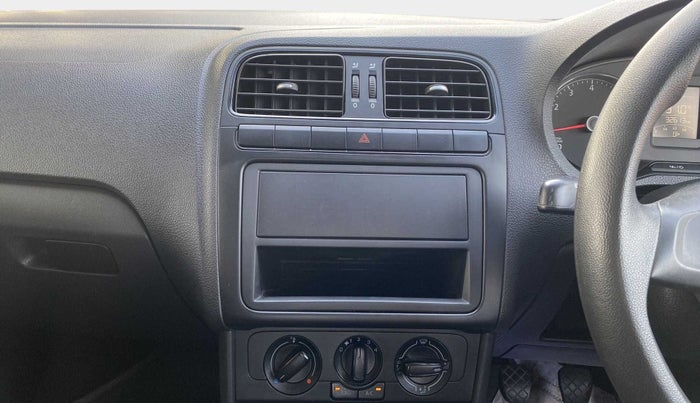 2017 Volkswagen Polo TRENDLINE 1.2L PETROL, Petrol, Manual, 32,595 km, Air Conditioner