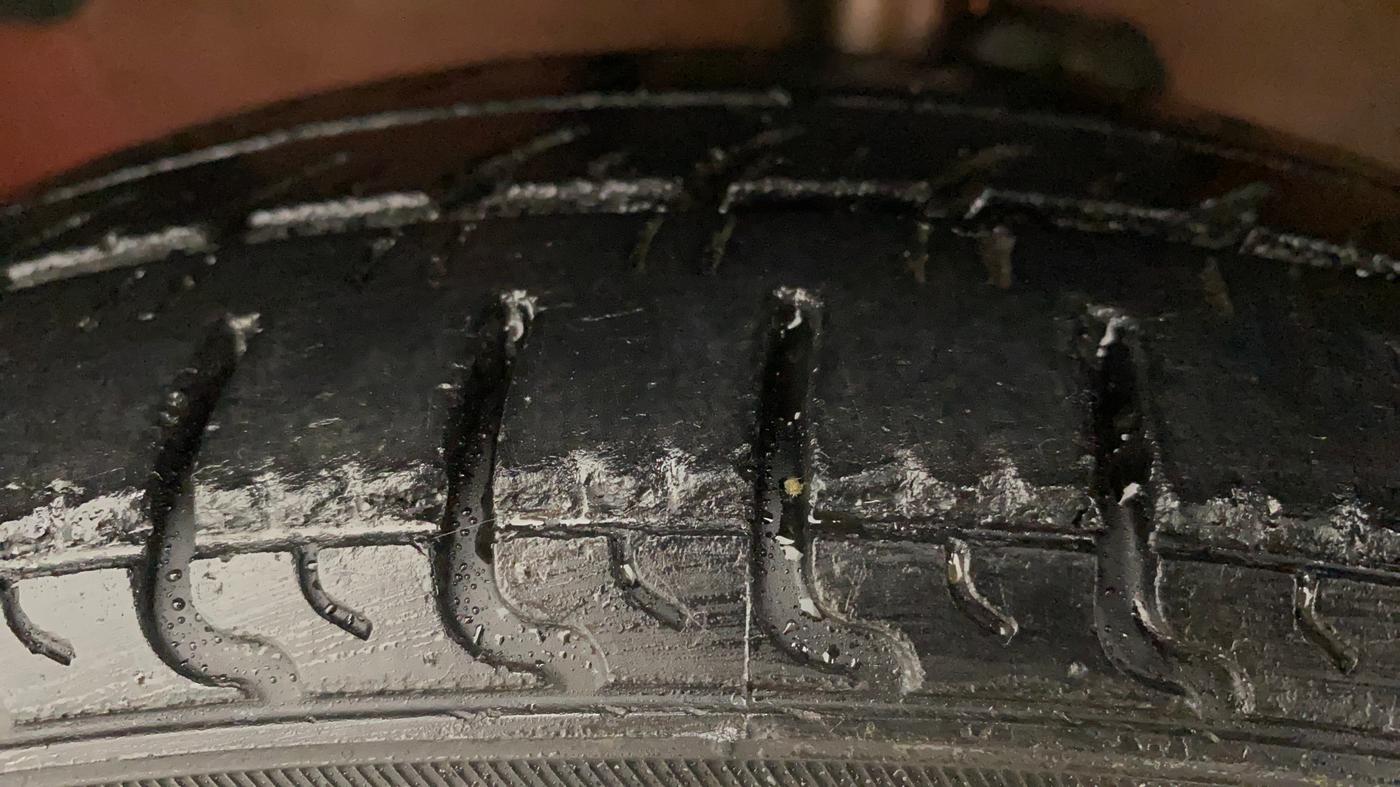 2010 Maruti A Star VXI, Petrol, Manual, 63,160 km, Left Front Tyre Tread